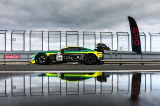 #14 - Volante Rosso Motorsport - Ross Poulakis - Alex Gardner - Aston Martin AMR Vantage GT3 l © Race Project l Daniel Kalisz | GT World Challenge Australia