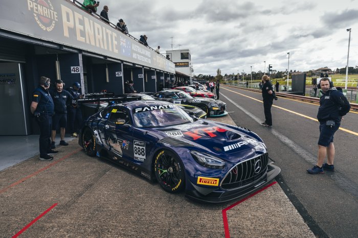 Shane van Gisbergen and Prince Jefri Ibrahim finish on top in opening practice