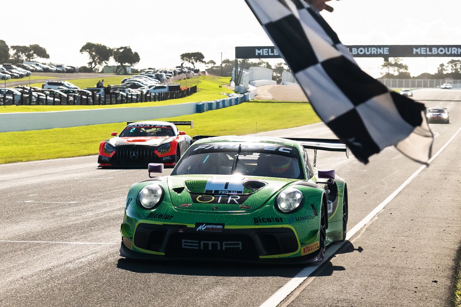 Porsche charges to Race 1 win at Phillip Island